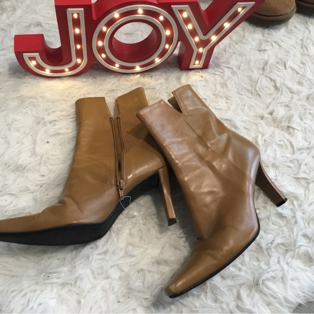 Stuart Weitzman Chic camel Tan Leather Heeled Boots 9.5